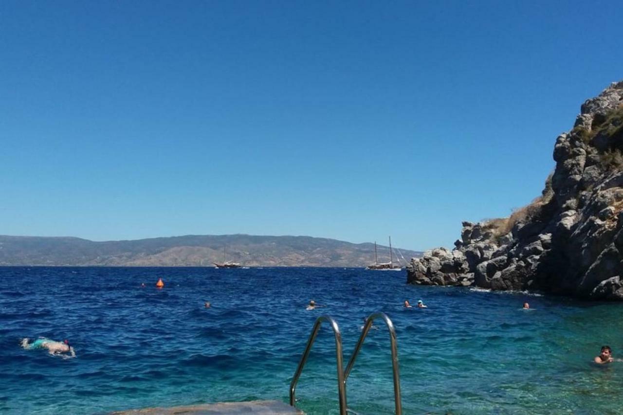 Pine Trees&Sea View Houses in Hydra - Daphne, Chloe, Myrto Exterior foto